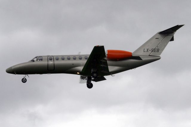 Cessna Citation CJ3 (LX-SEB) - Jetfly Aviation Citation CJ3 on final approach for rwy 25 on 16-Apr-18 arriving from LSGG as JFA26B.