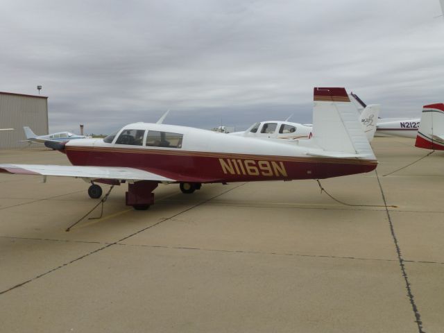 Mooney M-20 (N1169N)