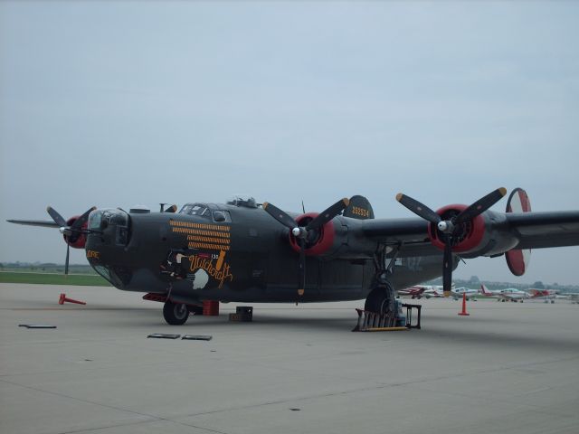 Consolidated B-24 Liberator (N224J)