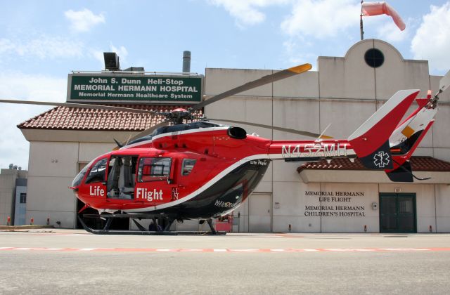 KAWASAKI EC-145 (N452MH) - Eurocopter Deutschland EC-145 (MBB-BK 117 C-2) - N452MH, Life Flight 2, Hermann Hospital Life Flight, 38TE John S Dunn Helistop, Houston Texas