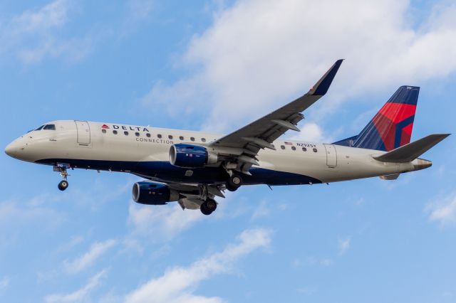 Embraer 175 (N292SY) - Delta Connection (SkyWest) E175 arriving from SLC (23 May, 2021)