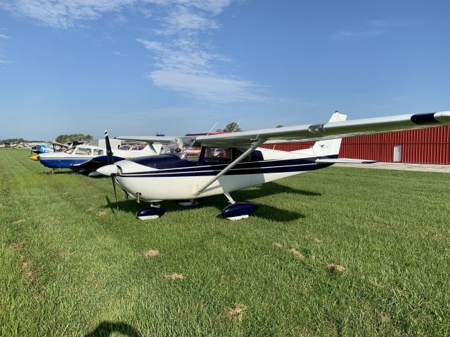 Cessna Skyhawk (N7527X) - Taken at K34