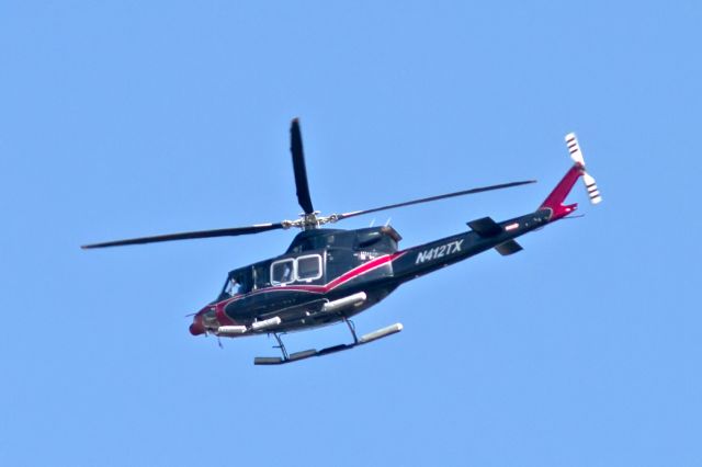 Bell 412 (N412TX)