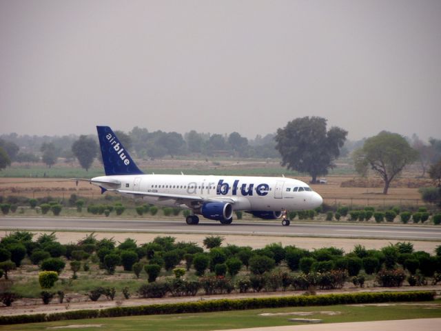 Airbus A319 (AP-EDB) - ABQ - Air Blue