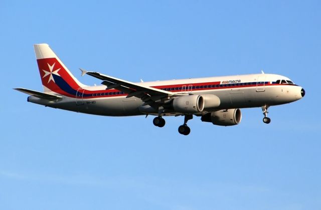 Airbus A320 (9H-AEI)