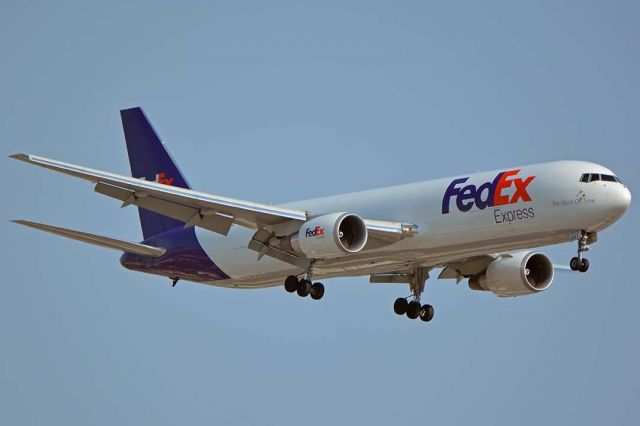 BOEING 767-300 (N123FE) - Fedex Express Boeing 767-3S2F N123FE at Phoenix Sky Harbor on August 9, 2018.