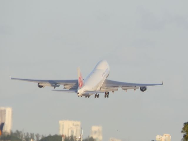 Boeing 747-400 (B-18716)