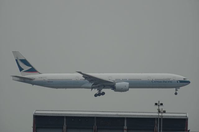 BOEING 777-300 (B-HNN)
