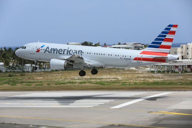 Airbus A320 (N109UW)