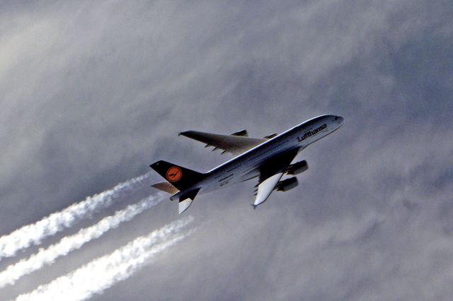 — — - A380 passing below us over Atlantic east to west Dec 2011 - A380 flying approx .86 FL40