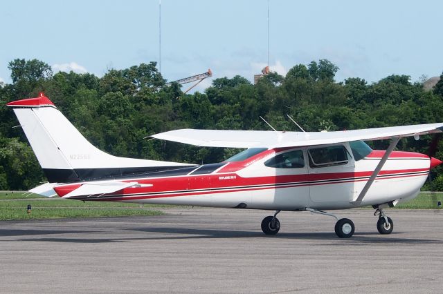 Cessna Skylane (N2256S)