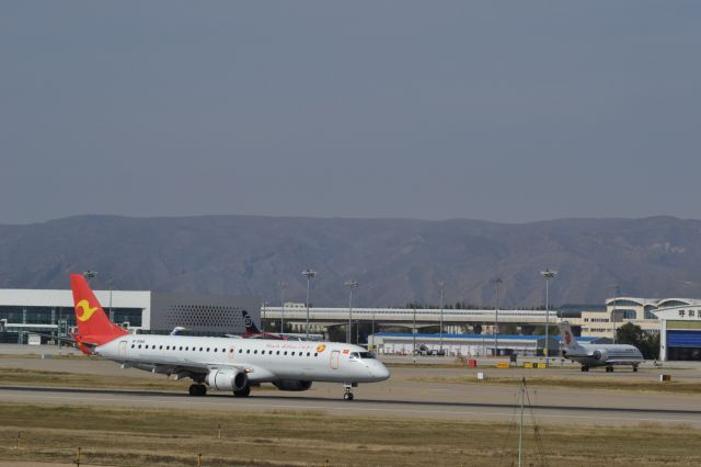 Embraer ERJ-190 (B-3168)