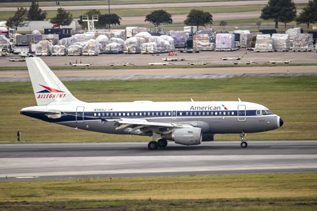 Airbus A319 (N745VJ) - At the Grand Hyatt Hotel...