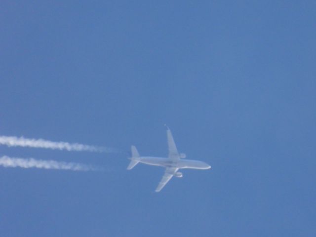 Embraer 175 (N132SY)