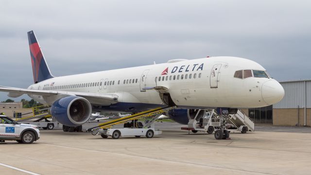 Boeing 757-200 (N6707A) - A Delta 757-200 is parked on the ramp at Corporate Wings, waiting to take the Notre Dame College Football team down to Florida to play against Florida State.. 