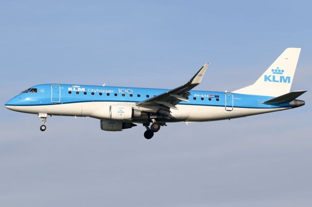 EMBRAER 175 (long wing) (PH-EXX)