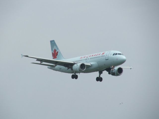 Airbus A319 (C-GBIK)