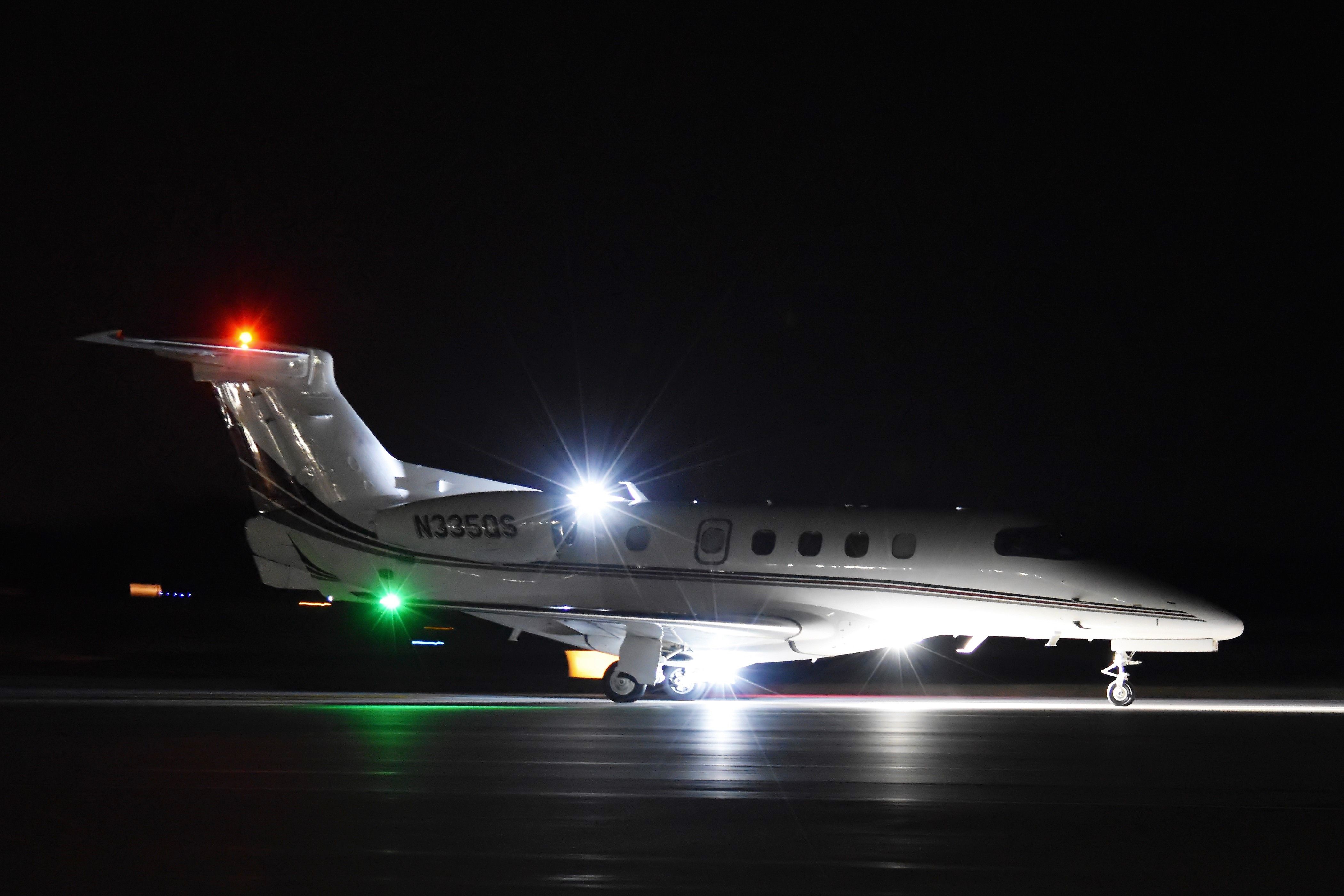 Embraer Phenom 300 (N335QS)