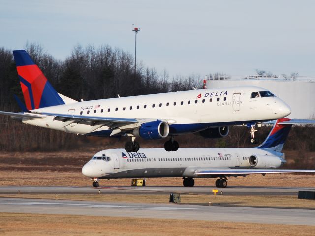 Embraer 170/175 (N214JQ) - 18C - 2/14/10