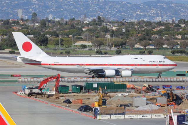 Boeing 747-400 (20-1102)