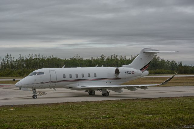 Canadair Challenger 350 (N727QS)