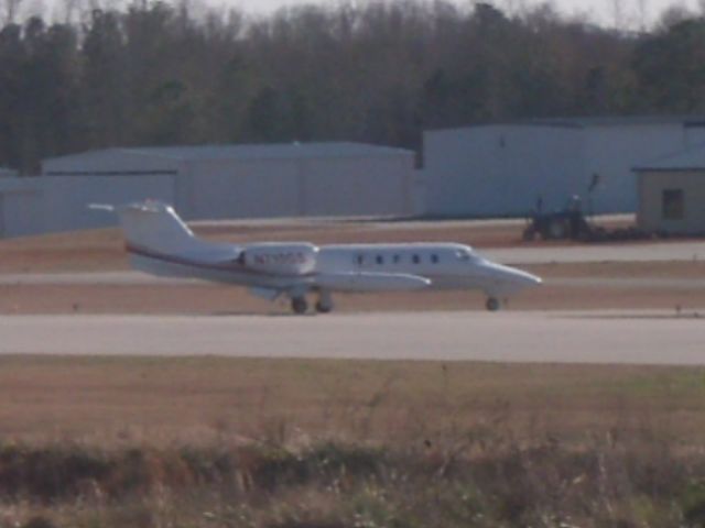 Learjet 35 (N710GS) - Chipola Aviation landing at CCO