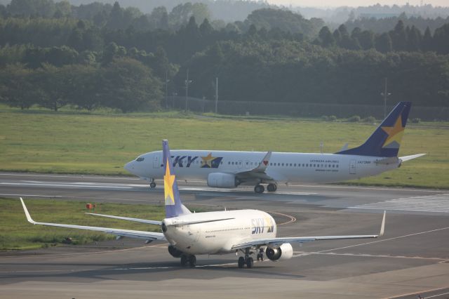 Boeing 737-800 (JA737Y)