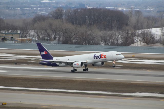 Boeing 757-200 (N965FD)