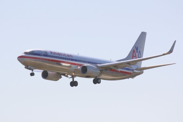 Boeing 737-800 (N865NN) - American Airlines Flight 502 (N865NN) on approach to Runway 6 at Southwest Florida International Airport following a flight from Dallas/Fort Worth International Airport