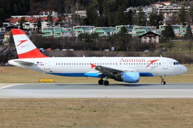 Airbus A320 (OE-LBS)