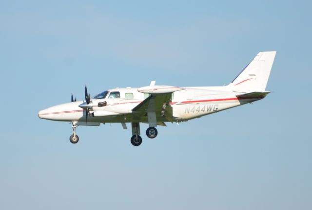 Beechcraft King Air 90 (N444WG) - Final approach to runway 36 at Airventure 2018.