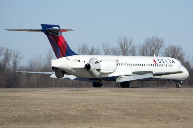 Boeing 717-200 (N977AT) - Braking before exiting runway 4R, arrival from ATL. -January 2014