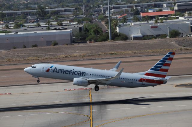 Boeing 737-800 (N301PA)