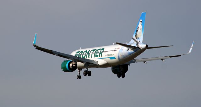 Airbus A320neo (N367FR) - On final is this 2020 Frontier Airlines Airbus A320-251N from the Autumn of 2020.