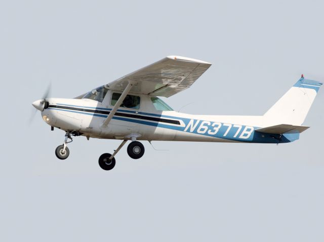 Cessna 152 (N6377B)