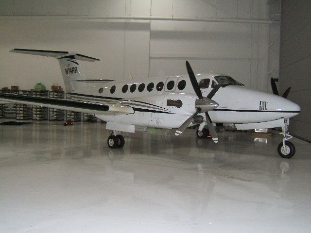 Beechcraft Super King Air 350 (N74RR)