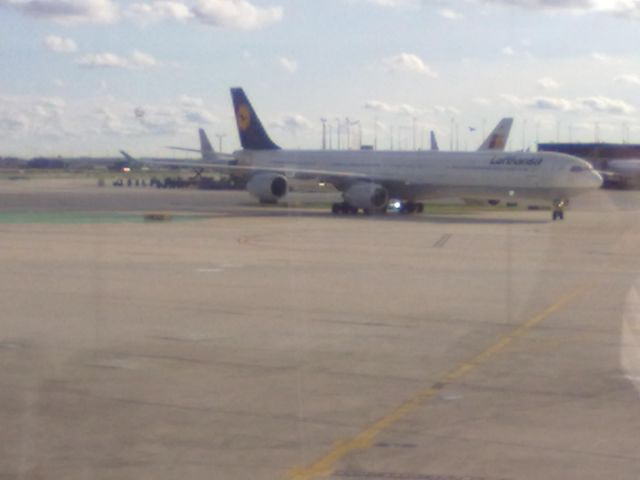 Airbus A340-600 (D-AIHW)