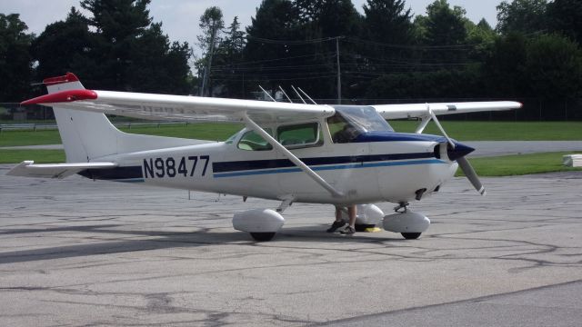 Cessna Skyhawk (N98477)