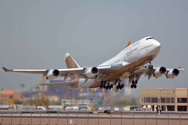 Boeing 747-400 (N263SG) - Atlas Air Boeing 747-481 N263SG at Phoenix Sky Harbor on August 29, 2018.