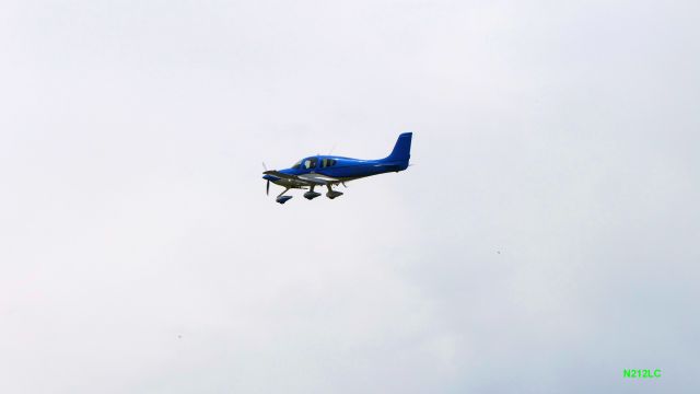 Cirrus SR-20 (N212LC)