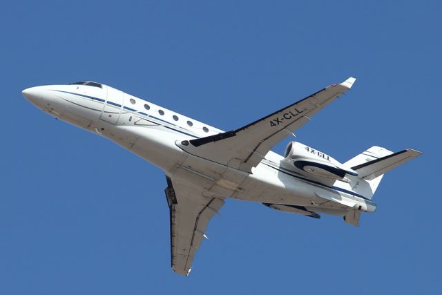 IAI Gulfstream G200 (4X-CLL) - 30/11/2020: Gulfstream G200 after T/O from runway 26. No flight data on FR24, found its destination was near Athens, Greece.