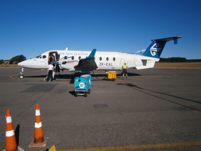 Beechcraft 1900 (ZK-EAL) - Embarquement du vol NZ2978/28JAN2013 TUO/AKL