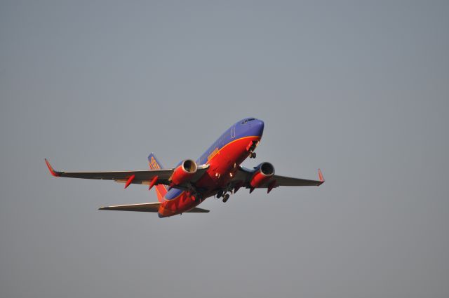 Boeing 737-700 (N619WN) - Departing MHT Runway 24 on the way to BWI  9/1/10