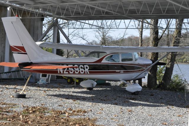 Cessna Skylane (N2596R)