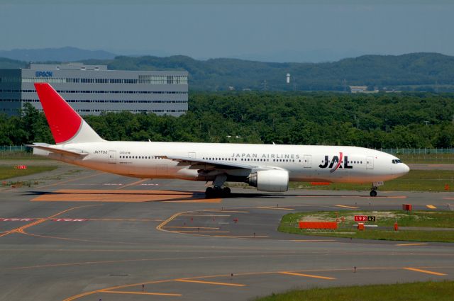 Boeing 777-200 (JA773J) - 2012-05-27