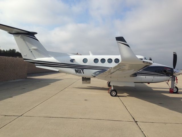 Beechcraft Super King Air 200 (N11T)