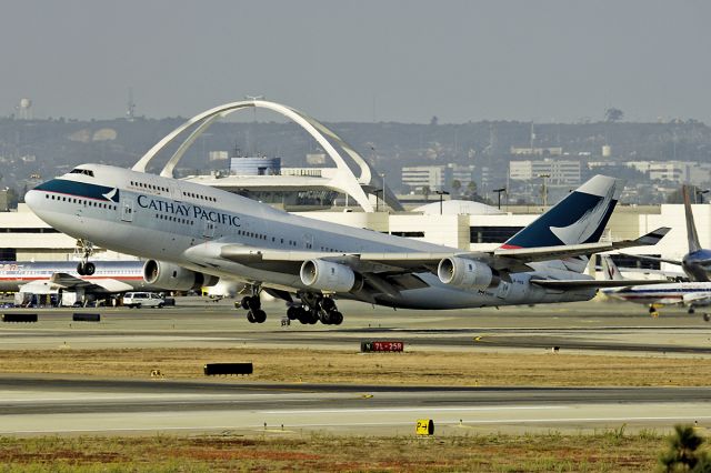 Boeing 747-400 (B-HOS) - 9/24/2005