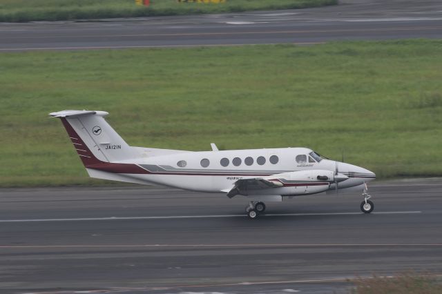 Beechcraft Super King Air 200 (JA121N) - 24 September 2016:Nakanihon Air Service,Beechcraft B200 Super King Air
