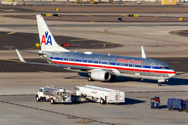 Boeing 737-800 (N921NN)