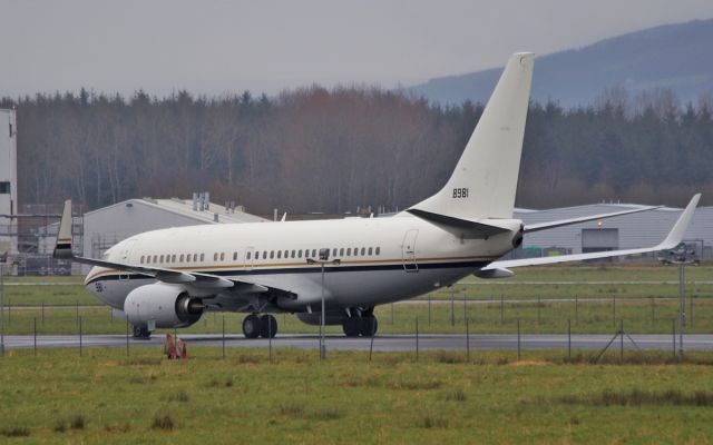 16-8981 — - usn c-40a 168981 at shannon 6/3/16.